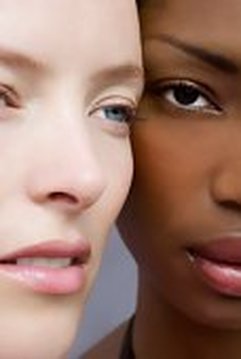Superficial lines can make you look older: this fascinating new technique can efficiently reduce them and restore the firm look you desire. 